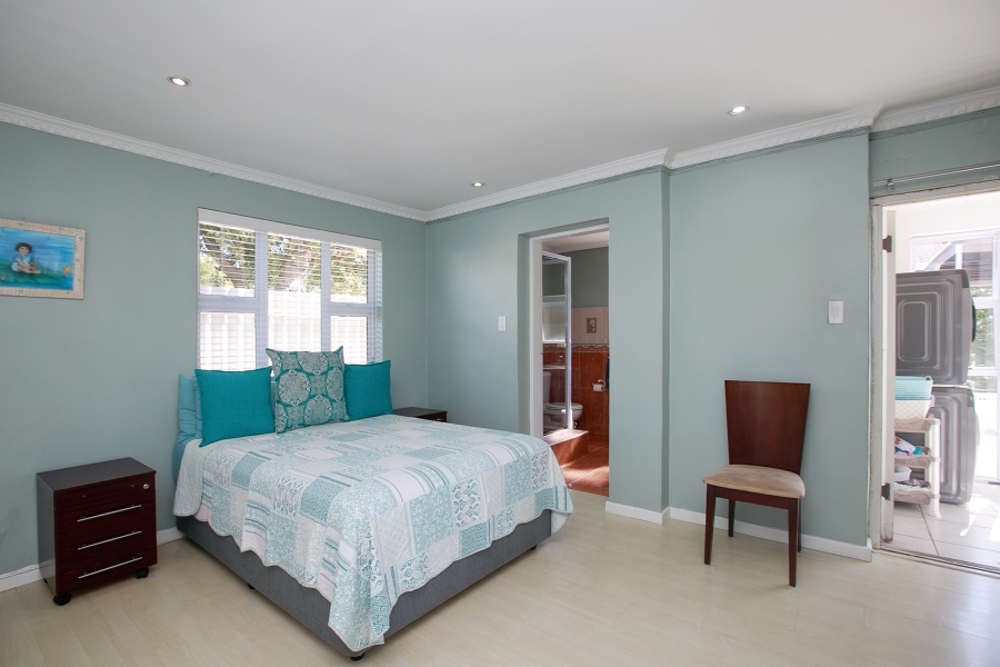 5 Bedroom Property for Sale in Claremont Western Cape